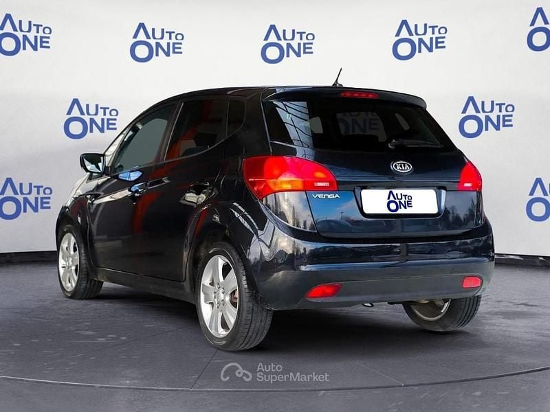 Usata Kia Venga Active 90 CV (66 kW) 2011 Nero Utilitaria