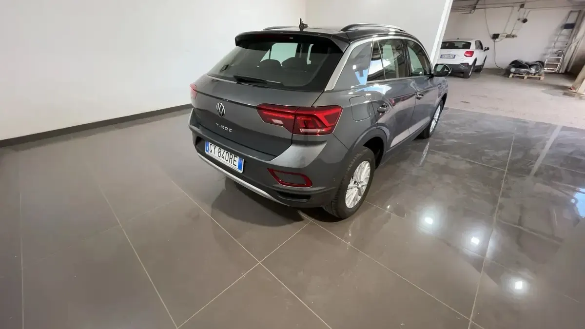 Usata VW T-Roc Life 115 CV (84 kW) 2025 Grigio SUV