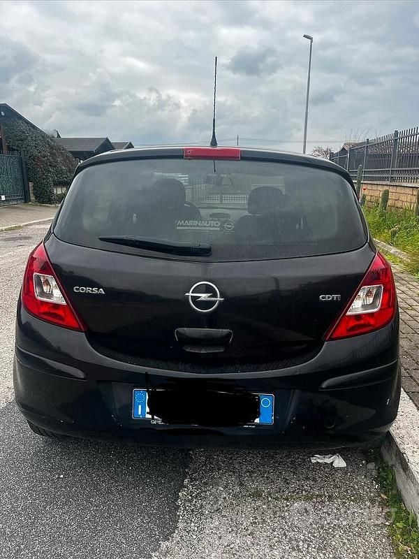 Usata Opel Corsa 2011 Nero Utilitaria