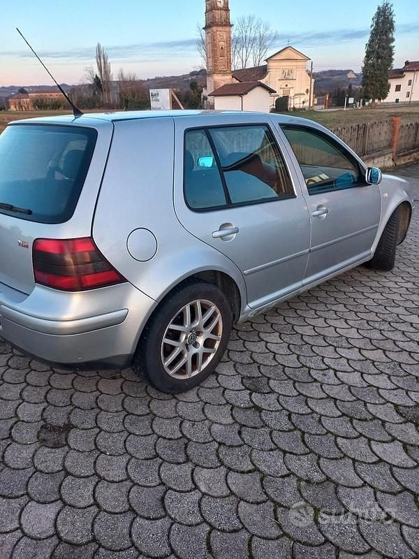 Usata VW Golf IV 130 CV (95 kW) 2001 Grigio Berlina