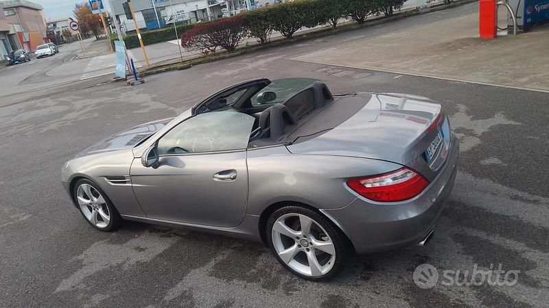 Usata Mercedes SLK200 184 CV (135 kW) 2013 Grigio Cabrio