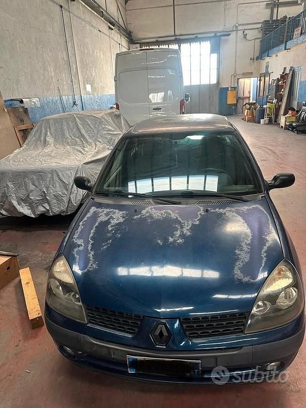 Usata Renault Clio II 2002 Blu