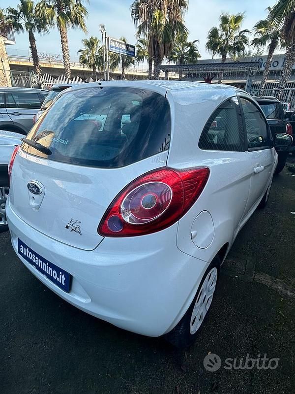 Usata Ford Ka Plus 69 CV (50 kW) 2013 Bianco Utilitaria