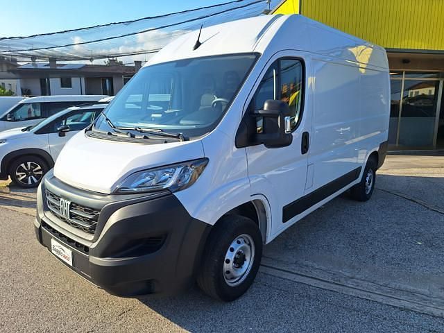 Usata Fiat Ducato 140 CV (102 kW) 2024 Bianco pastello Furgone