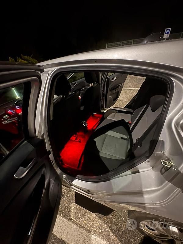 Grigio Usata 2011 Alfa Romeo Giulietta Due volumi | 4000 € (Ottimo prezzo) - Immagine 1/4