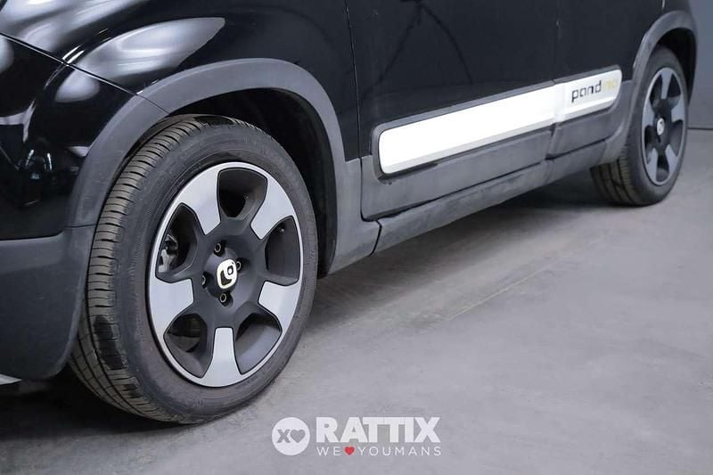 Usata Fiat Panda Cross Cross 69 CV (50 kW) 2025 Nero cinema Utilitaria