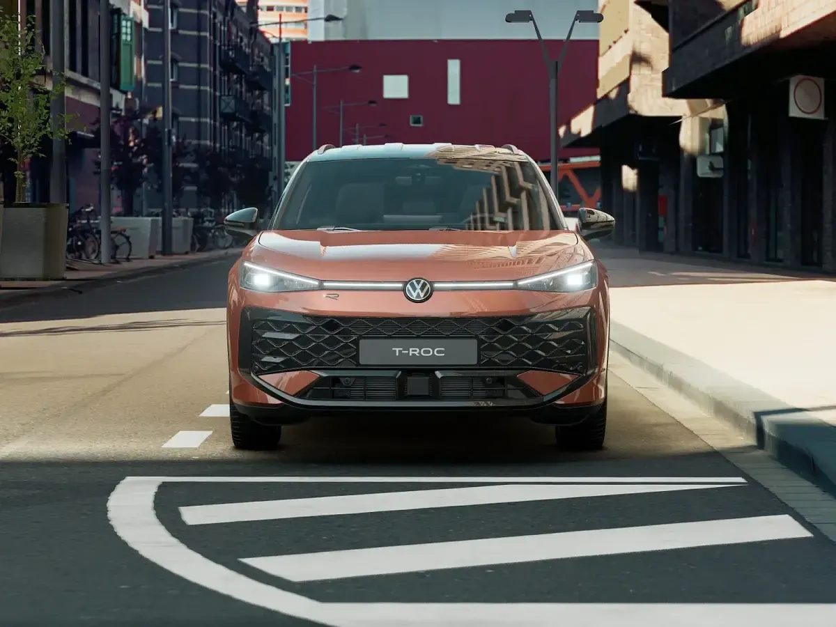 Nuova VW T-Roc Style 150 CV (110 kW) 2026 Flame red metallizzato nero SUV