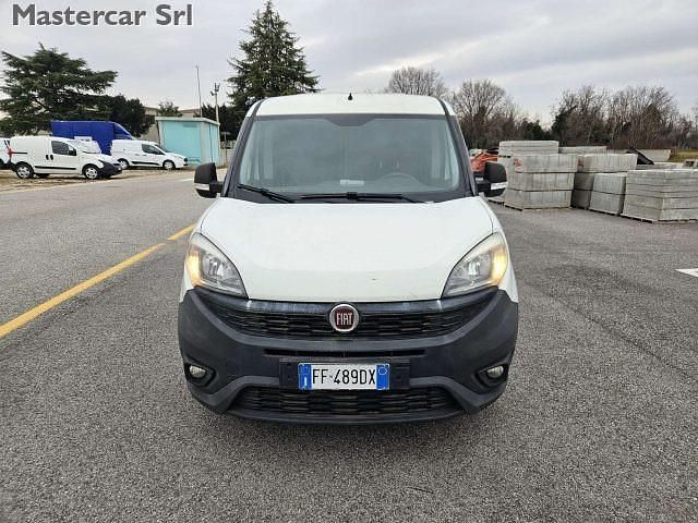 Usata Fiat Doblò 90 CV (66 kW) 2016 Bianco Monovolume