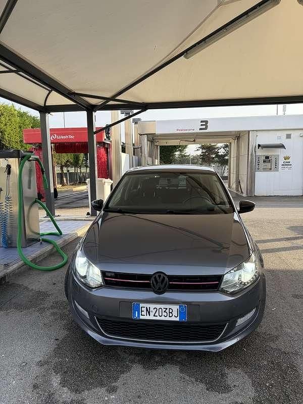 Usata VW Polo Highline 90 CV (66 kW) 2013 Grigio Utilitaria