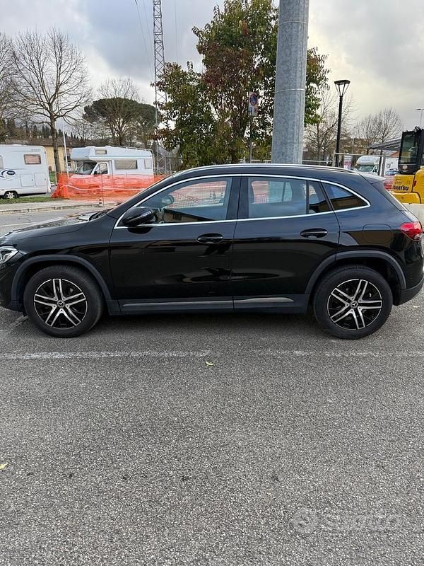 Usata Mercedes GLA200 163 CV (119 kW) 2022 Nero SUV