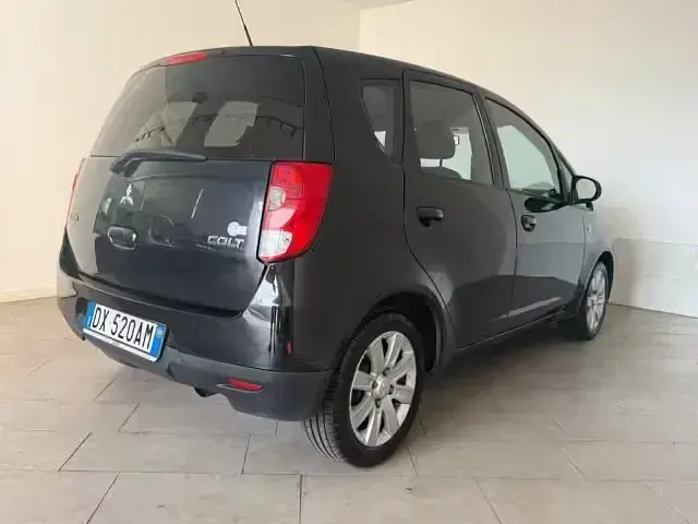 Usata Mitsubishi Colt Inform 75 CV (55 kW) 2009 Nero Utilitaria