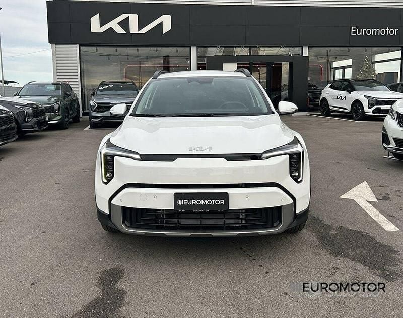 Neu Kia Stonic Launch Edition 116 PS (85 kW) 2025 Weiß SUV