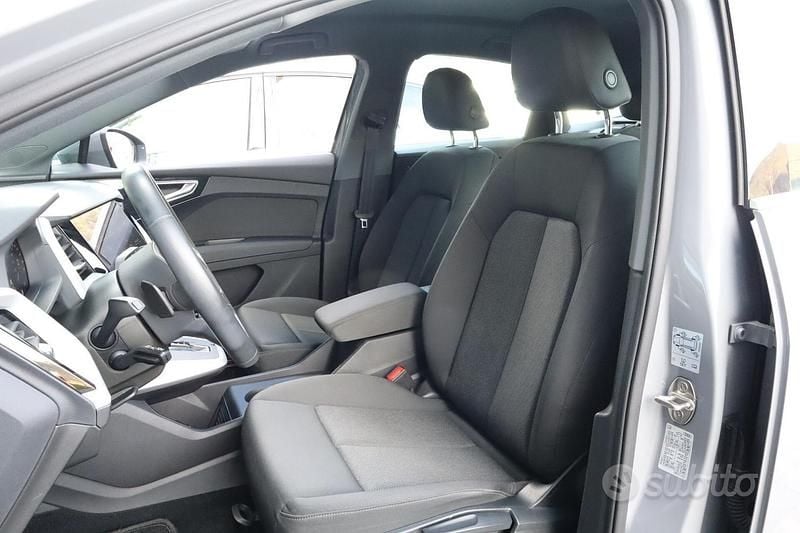 Usata Audi Q4 Sportback e-tron Ambiente 210 kW (286 CV) 2024 Grigio SUV