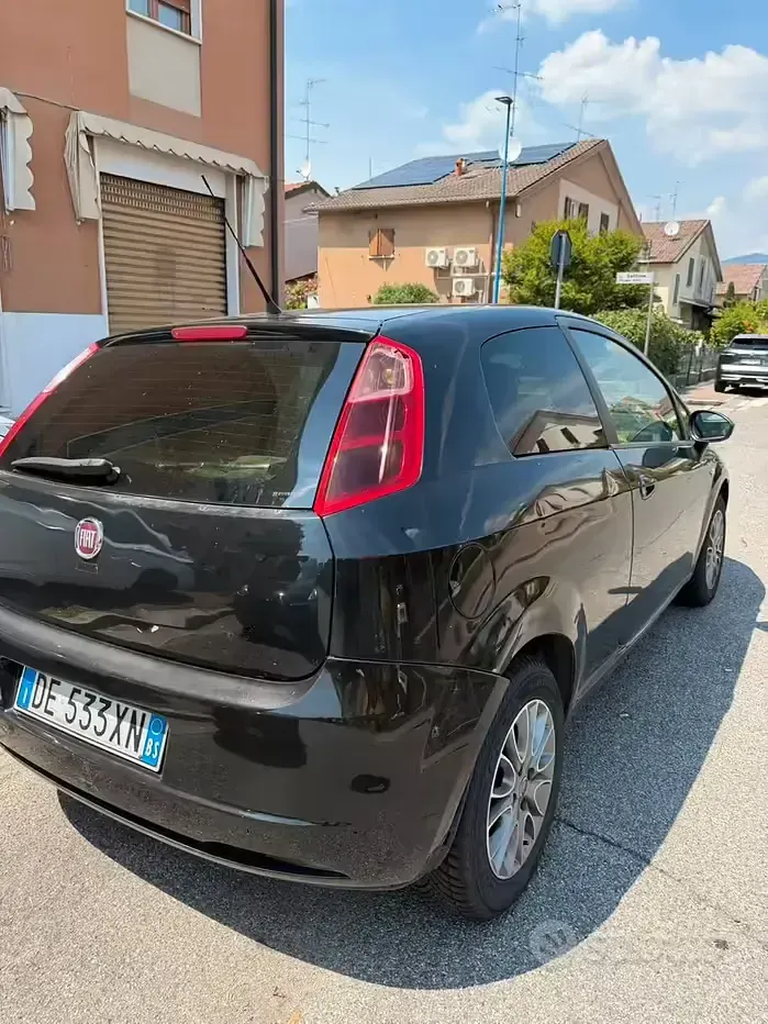 Usata Fiat Punto 65 CV (47 kW) 2006 Nero Utilitaria