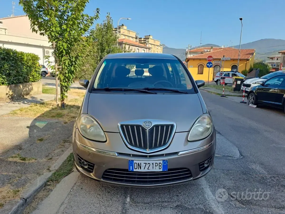 Usata Lancia Musa 101 CV (74 kW) 2008 Monovolume