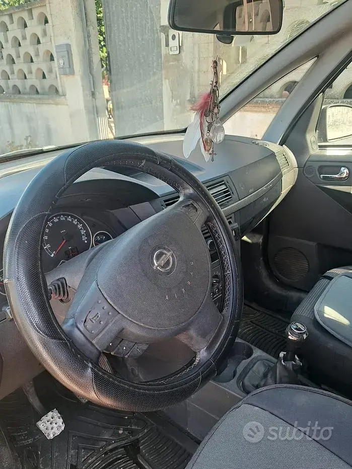 Usata Opel Meriva 90 CV (66 kW) 2009 Monovolume
