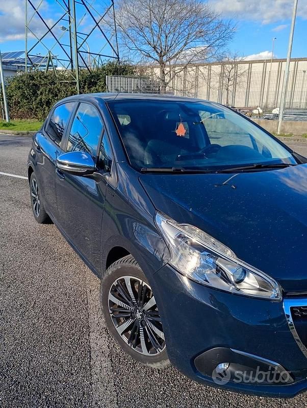 Usata Peugeot 208 100 CV (73 kW) 2019 Utilitaria