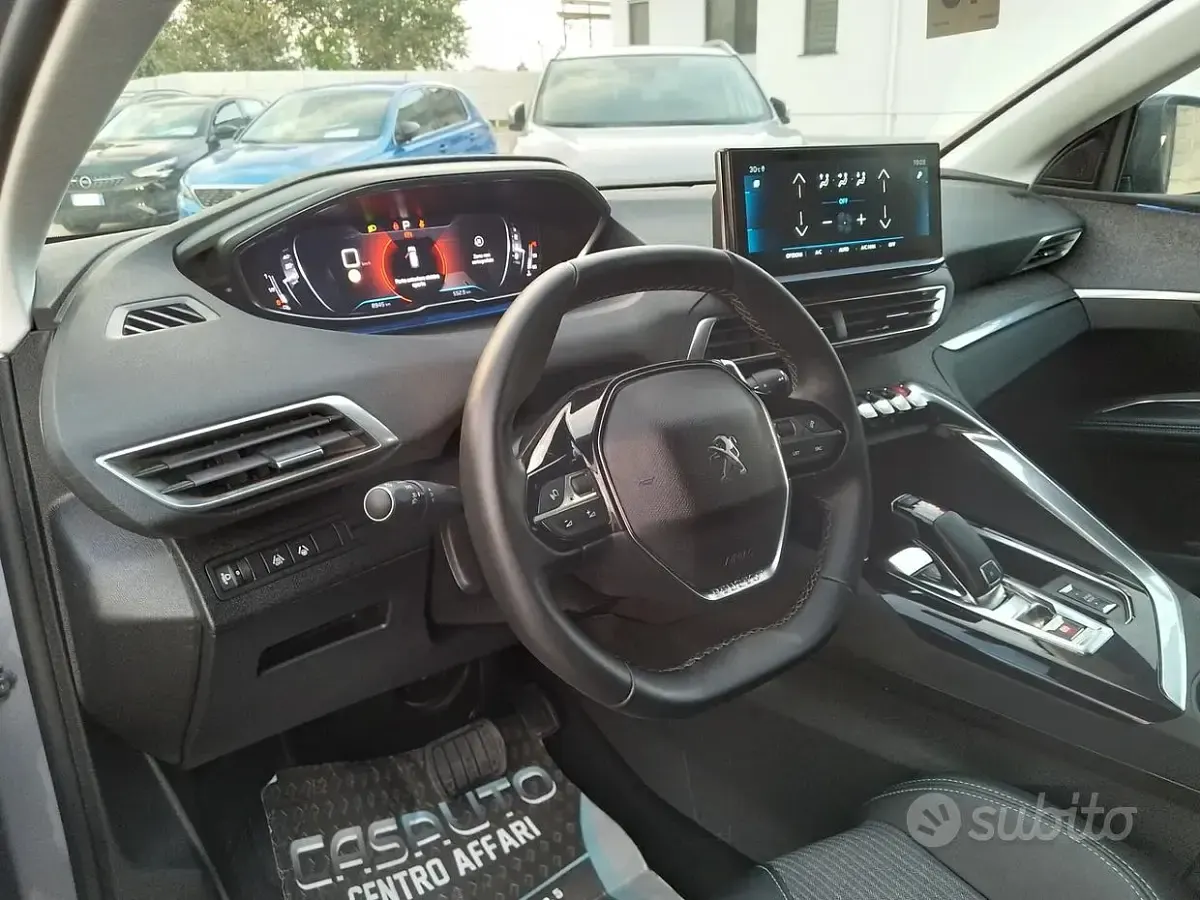 Gebraucht Peugeot 3008 Allure 131 PS (96 kW) 2023 Grau SUV