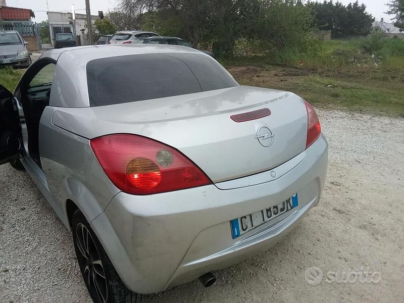 Occasion Opel Tigra 69 ch (50 kW) 2005 Gris Cabriolet