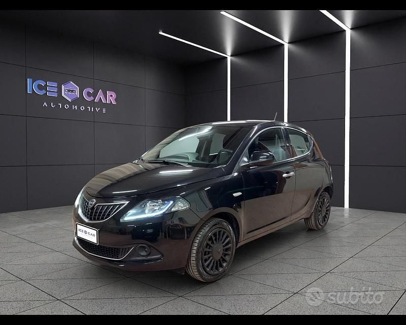 Usata Lancia Ypsilon S 70 CV (51 kW) 2022 Nero Utilitaria