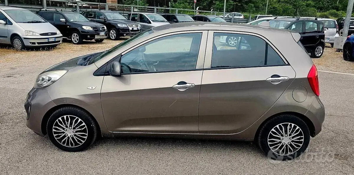 Usata Kia Picanto 67 CV (49 kW) 2014 Marrone Utilitaria