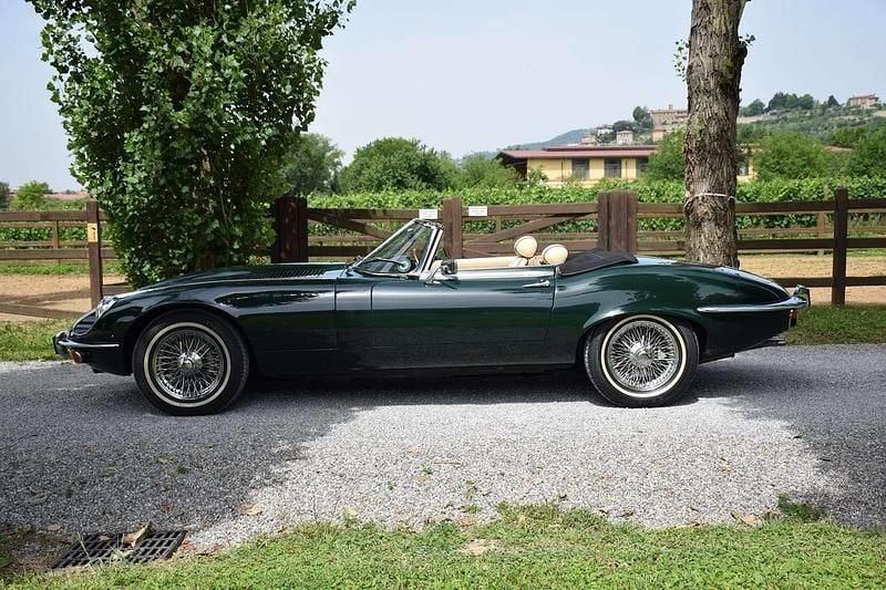 Usata Jaguar E-Type 272 CV (200 kW) 1972 Verde Cabrio