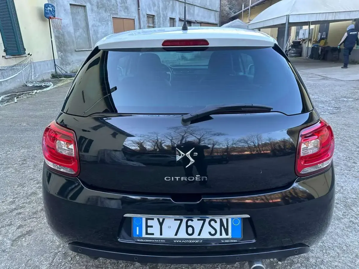 Usata Citroën DS3 So Chic 82 CV (60 kW) 2015 Nero Berlina
