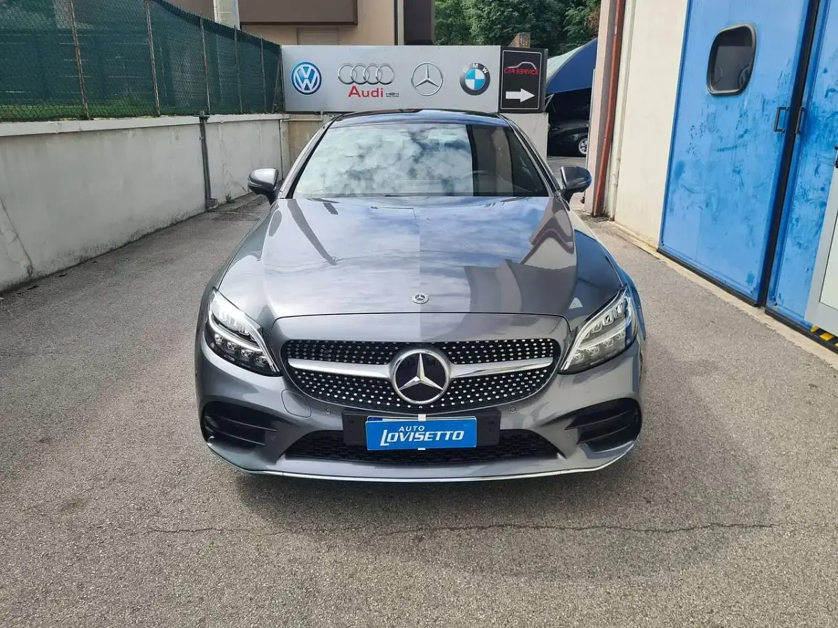 Usata Mercedes C180 Premium 156 CV (114 kW) 2019 Grigio medio met. Coupé