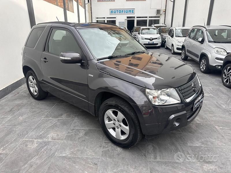 Usata Suzuki Grand Vitara 129 CV (94 kW) 2011 Grigio SUV