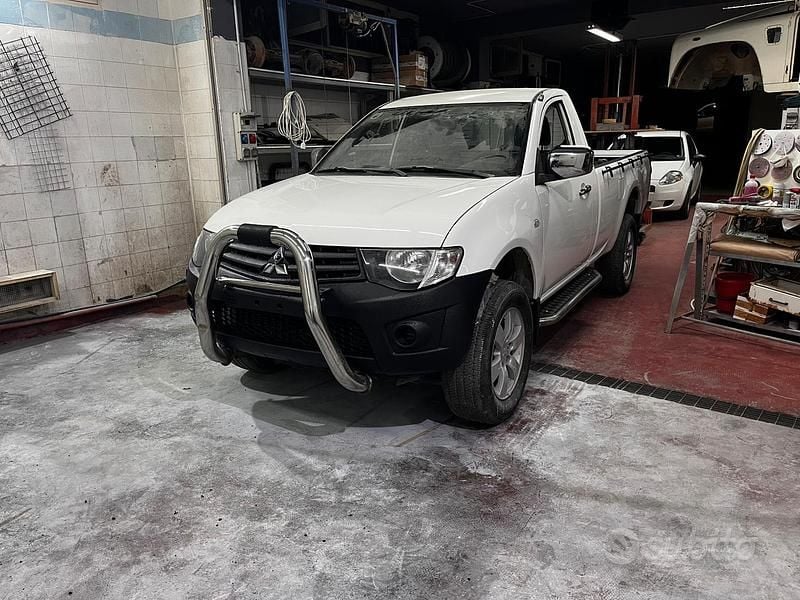 Usata Mitsubishi L200 2014 Bianco Pick-up