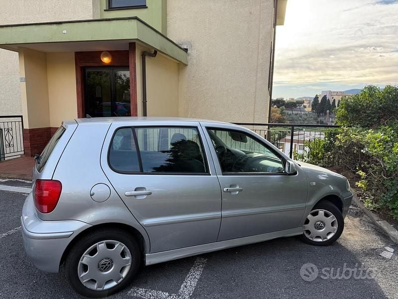 Grigio Usata 2004 VW Polo Comfortline Tre volumi | 650 € (Super prezzo) - Immagine 1/4