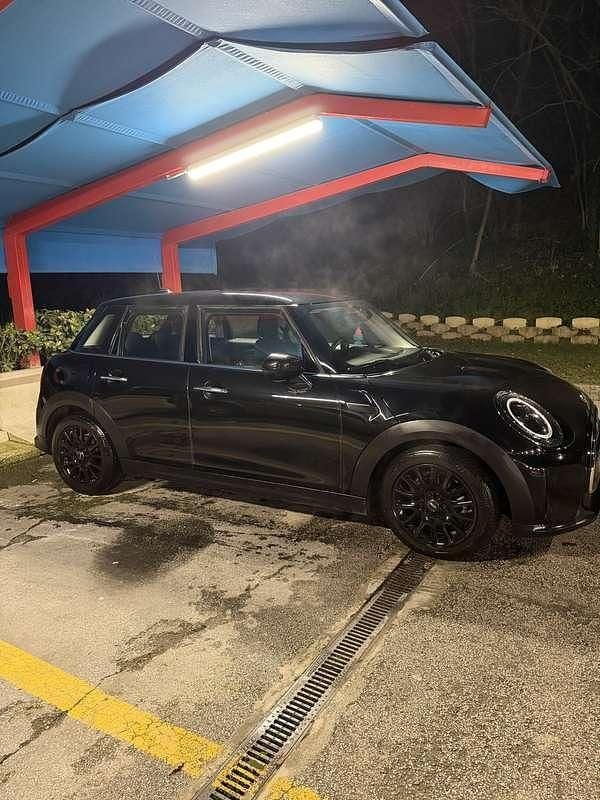 Usata Mini ONE Essential 75 CV (55 kW) 2021 Utilitaria