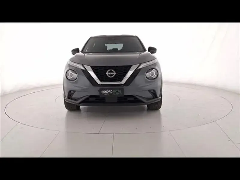 Usata Nissan Juke N-Connecta 114 CV (83 kW) 2023 Grigio chiaro SUV