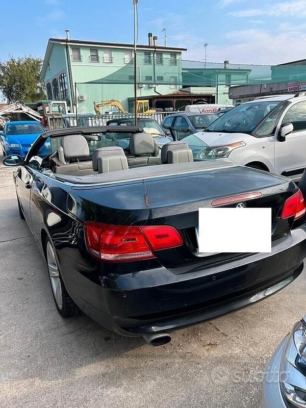 Usata BMW 320 Cabriolet 170 CV (125 kW) 2007 Nero Cabrio
