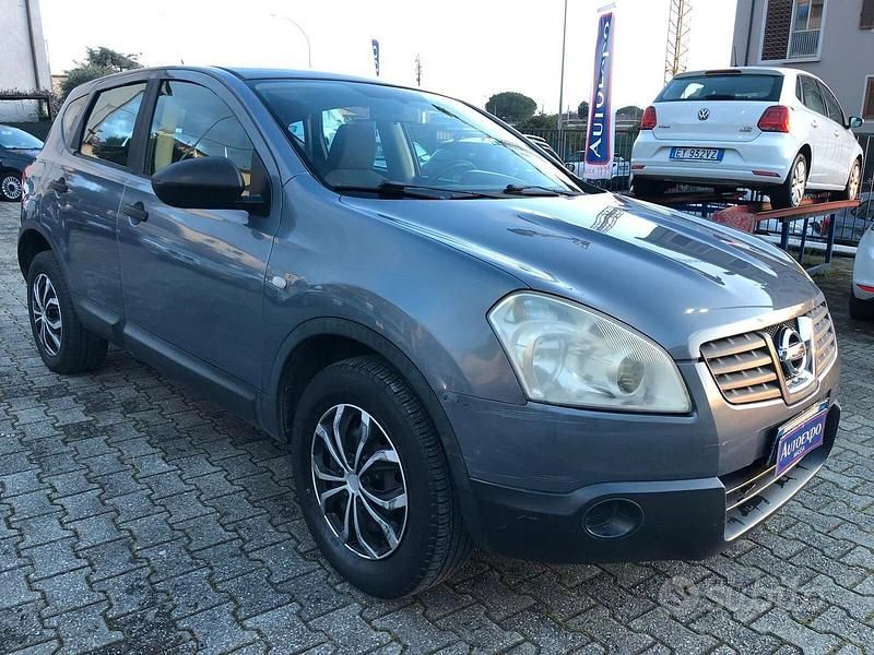 Usata Nissan Qashqai Visia 114 CV (83 kW) 2008 Grigio SUV