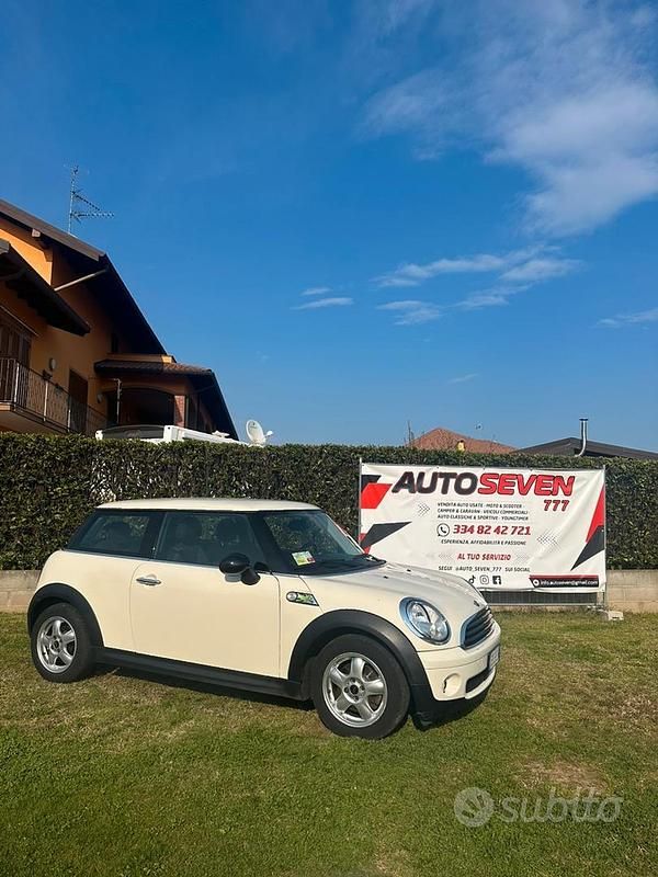 Begagnad Mini ONE 75 HK (55 kW) 2010 Vit Halvkombi