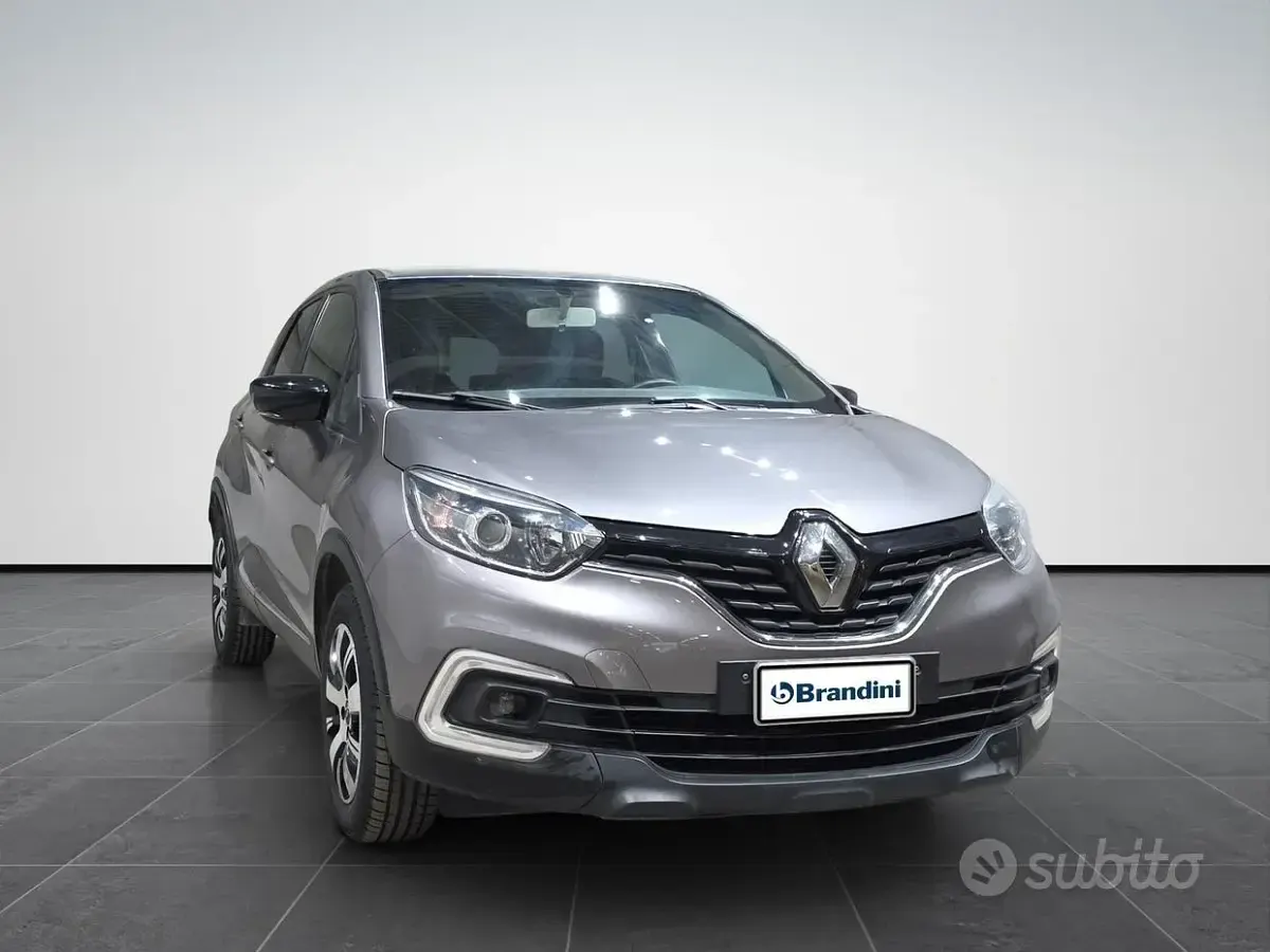 Usata Renault Captur Edition One 110 CV (80 kW) 2019 Grigio SUV