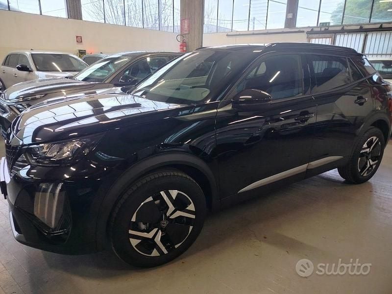 Usata Peugeot 2008 Allure 101 CV (74 kW) 2025 Nero SUV