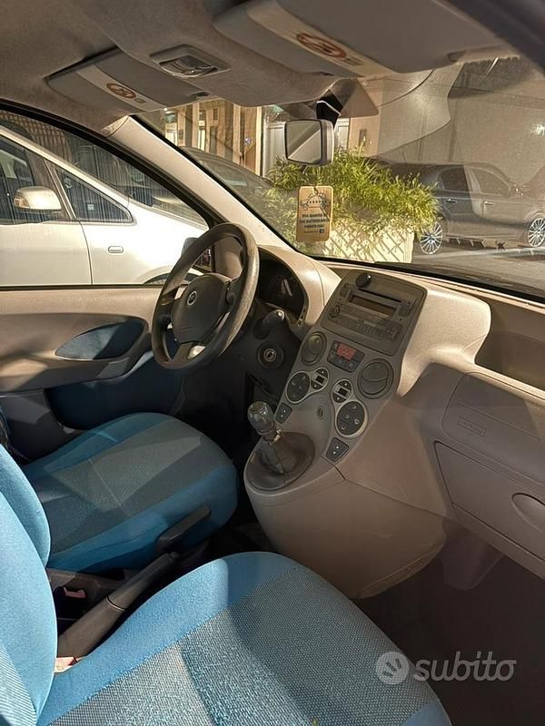 Usata Fiat Panda Dynamic 69 CV (50 kW) 2005 Blu Utilitaria