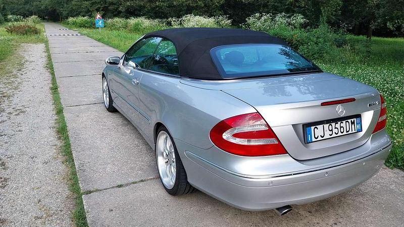 Usata Mercedes CLK240 Avantgarde 170 CV (125 kW) 2003 Argento Cabrio
