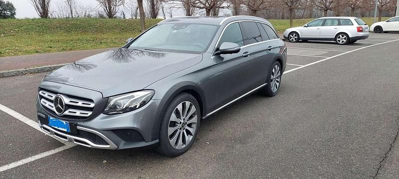 Grigio Usata 2019 Mercedes E220 All-Terrain Station wagon | 26.666 € (Buon prezzo) - Immagine 1/4