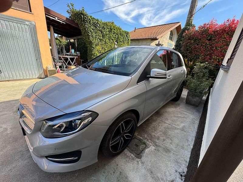 Usata Mercedes B180 Premium 109 CV (80 kW) 2017 Monovolume