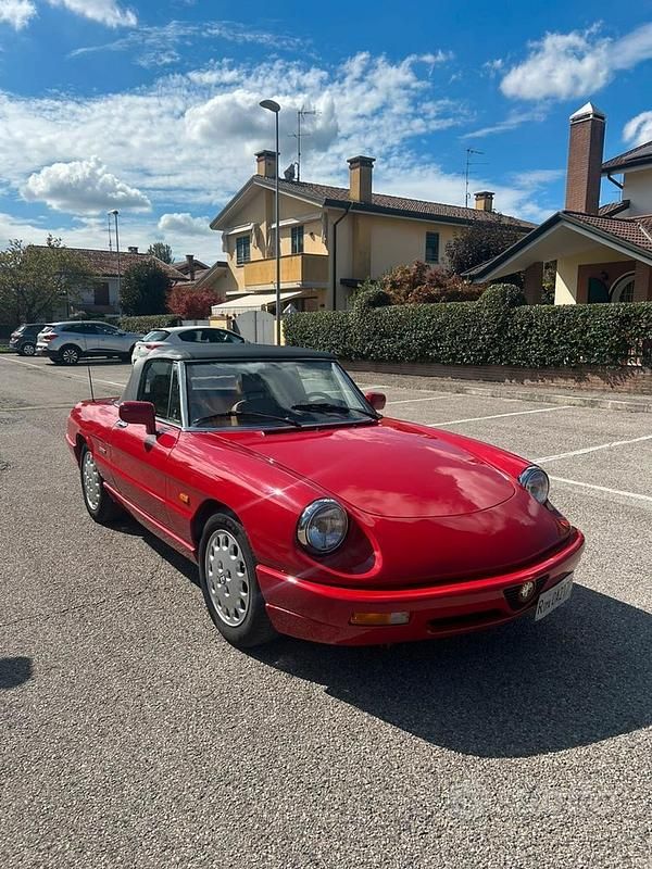 Usata 1992 Alfa Romeo Spider Cabrio | 24.000 € - Immagine 1/3