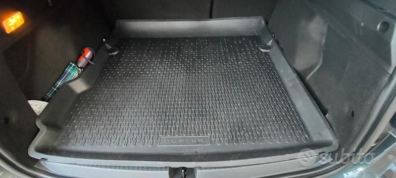 Usata Dacia Duster Journey 116 CV (85 kW) 2023 Grigio SUV