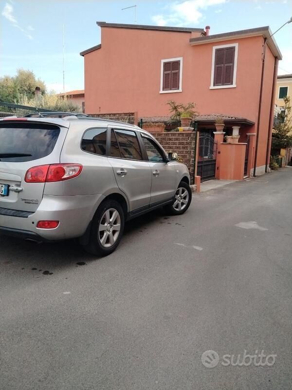 Usata 2008 Hyundai Santa Fe SUV | 5000 € (Buon prezzo) - Immagine 1/4