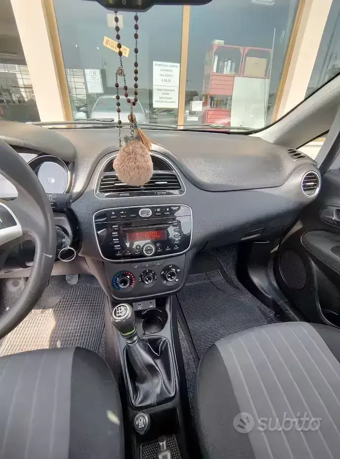Usata Fiat Grande Punto 77 CV (56 kW) 2017 Grigio Utilitaria