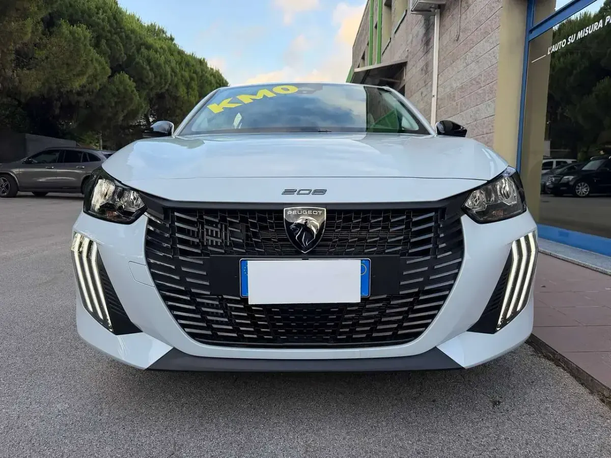 Nuova Peugeot 208 101 CV (74 kW) 2025 Grigio Utilitaria