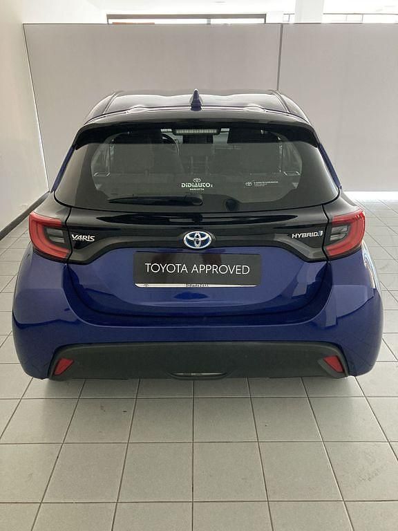 Usata Toyota Yaris Hybrid Trend 115 CV (84 kW) 2021 Blu Utilitaria