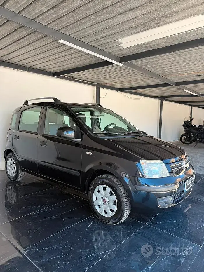 Usata Fiat Panda Active 60 CV (44 kW) 2011 Nero Utilitaria