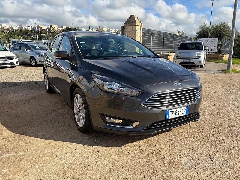 Usata Ford Focus Titanium 120 CV (88 kW) 2018 Grigio Station wagon